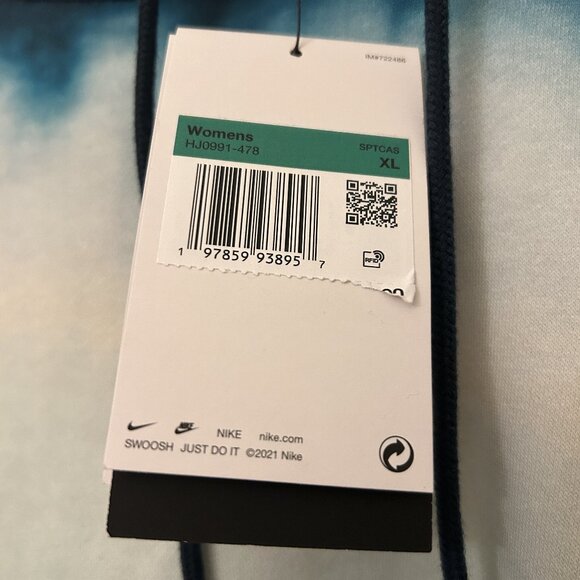 Nike Women's Artist Collection hoodie and leggings - Picture 3 of 5